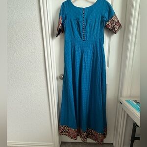 Indian / Pakistani party wear dress / kurta.